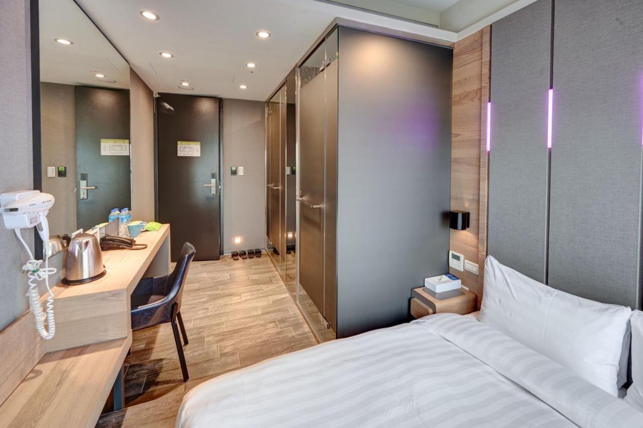 Kiwi Share Hotel Zhongli Exteriör bild