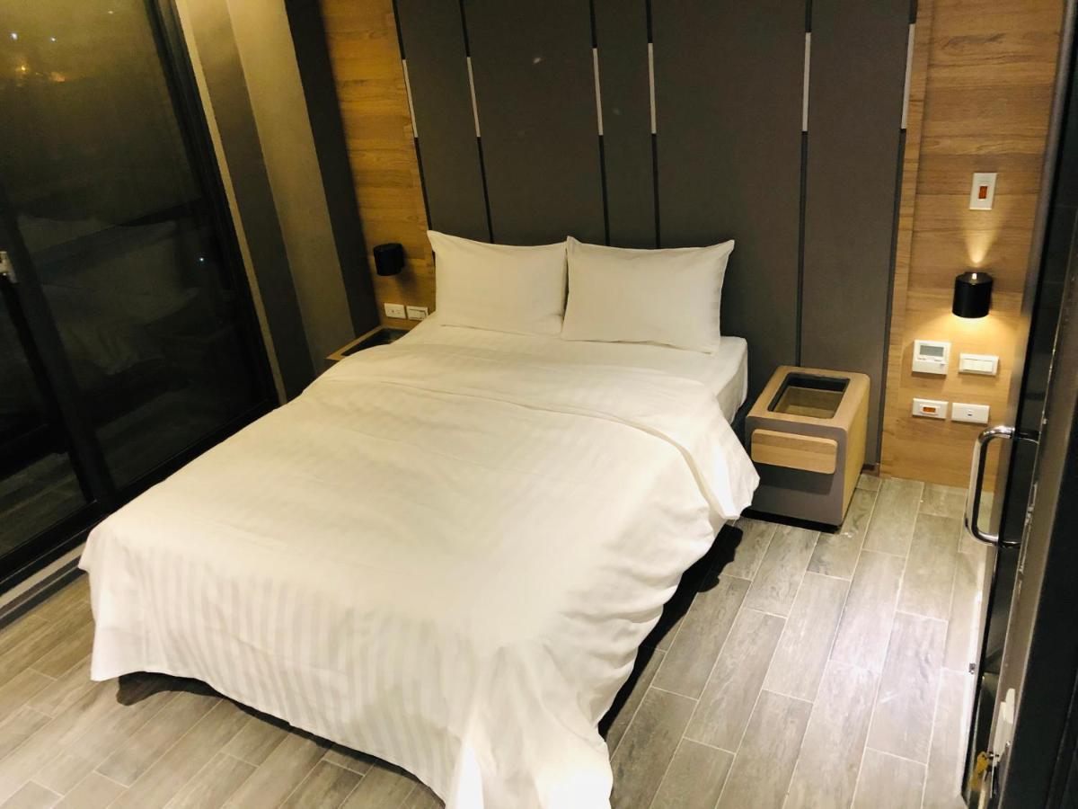 Kiwi Share Hotel Zhongli Exteriör bild